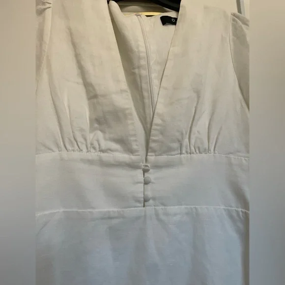 Chic White Mini Dress with Puff Sleeves - Picture 3 of 6